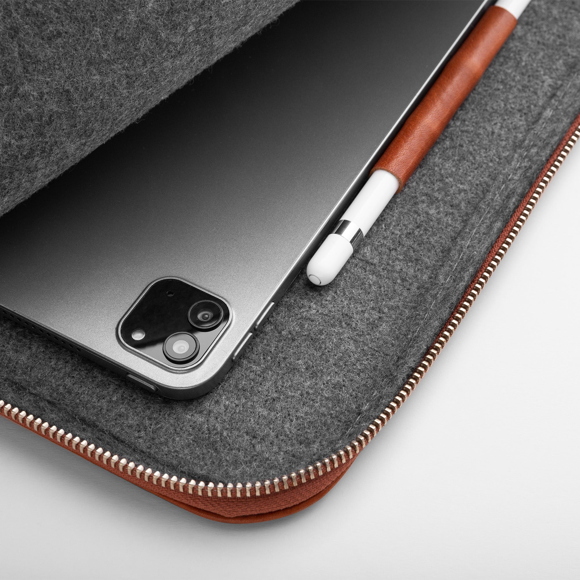 Walden® iPad Sleeve + Genuine Leather Tech Bag Bundle · Terra #color_terra