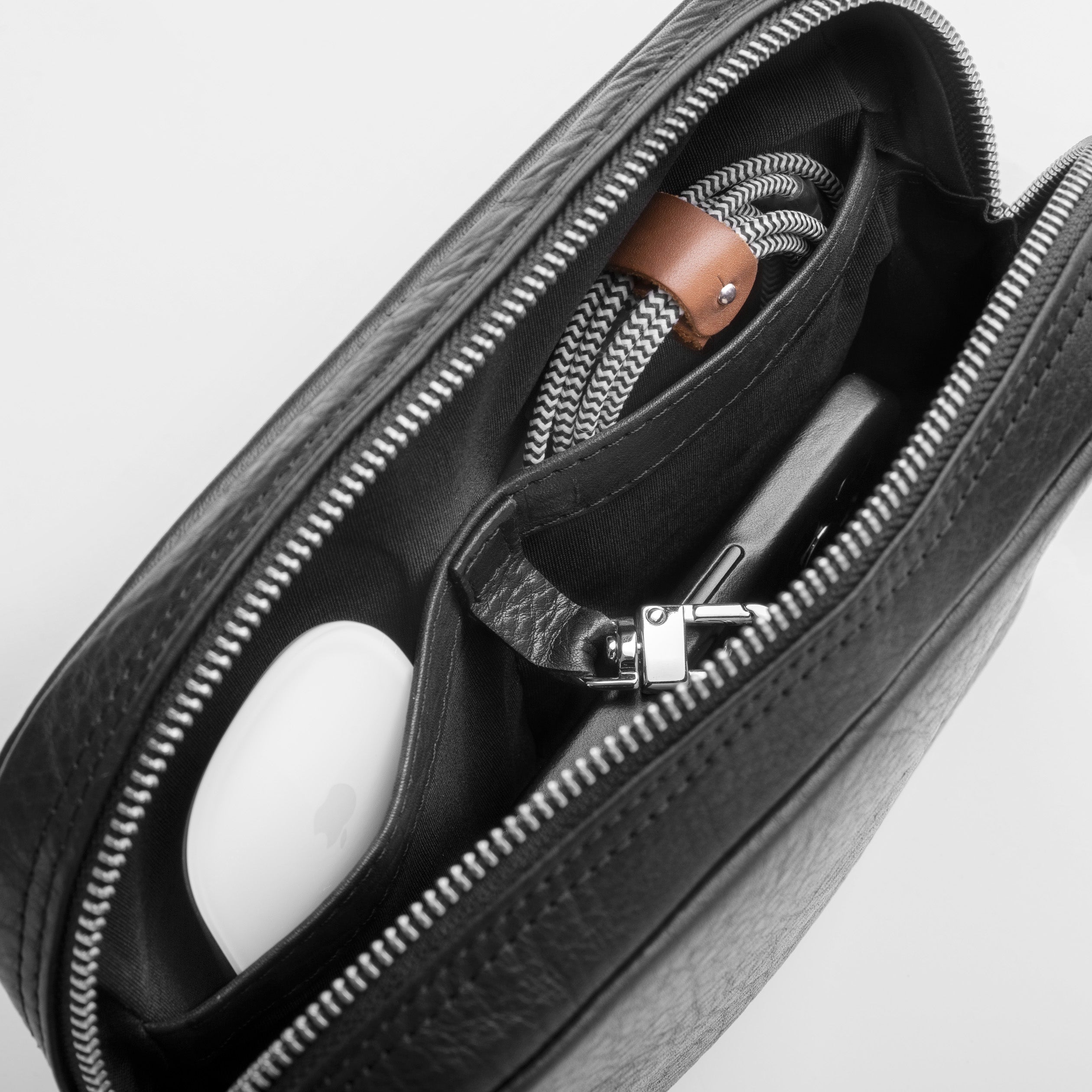 Walden® MacBook/PC Laptop Case + Genuine Leather Tech Bag Bundle · Bosco