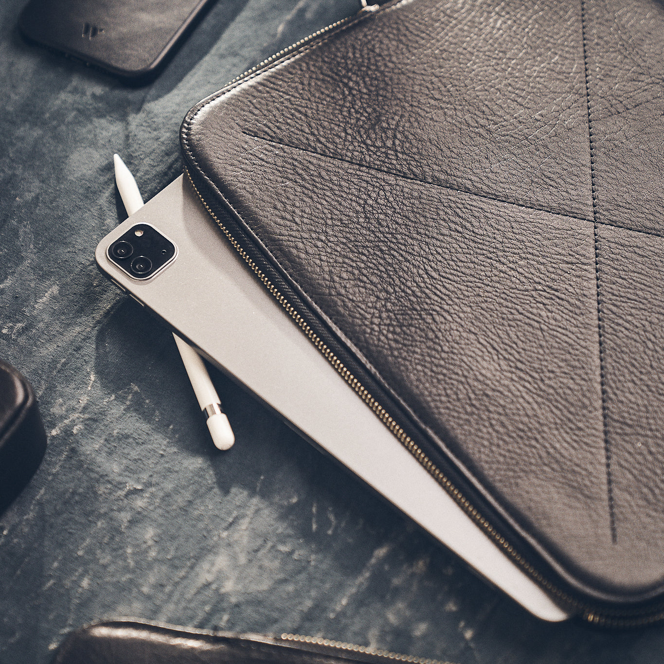 Walden® iPad Sleeve + Genuine Leather Tech Bag Bundle · Bosco #color_bosco