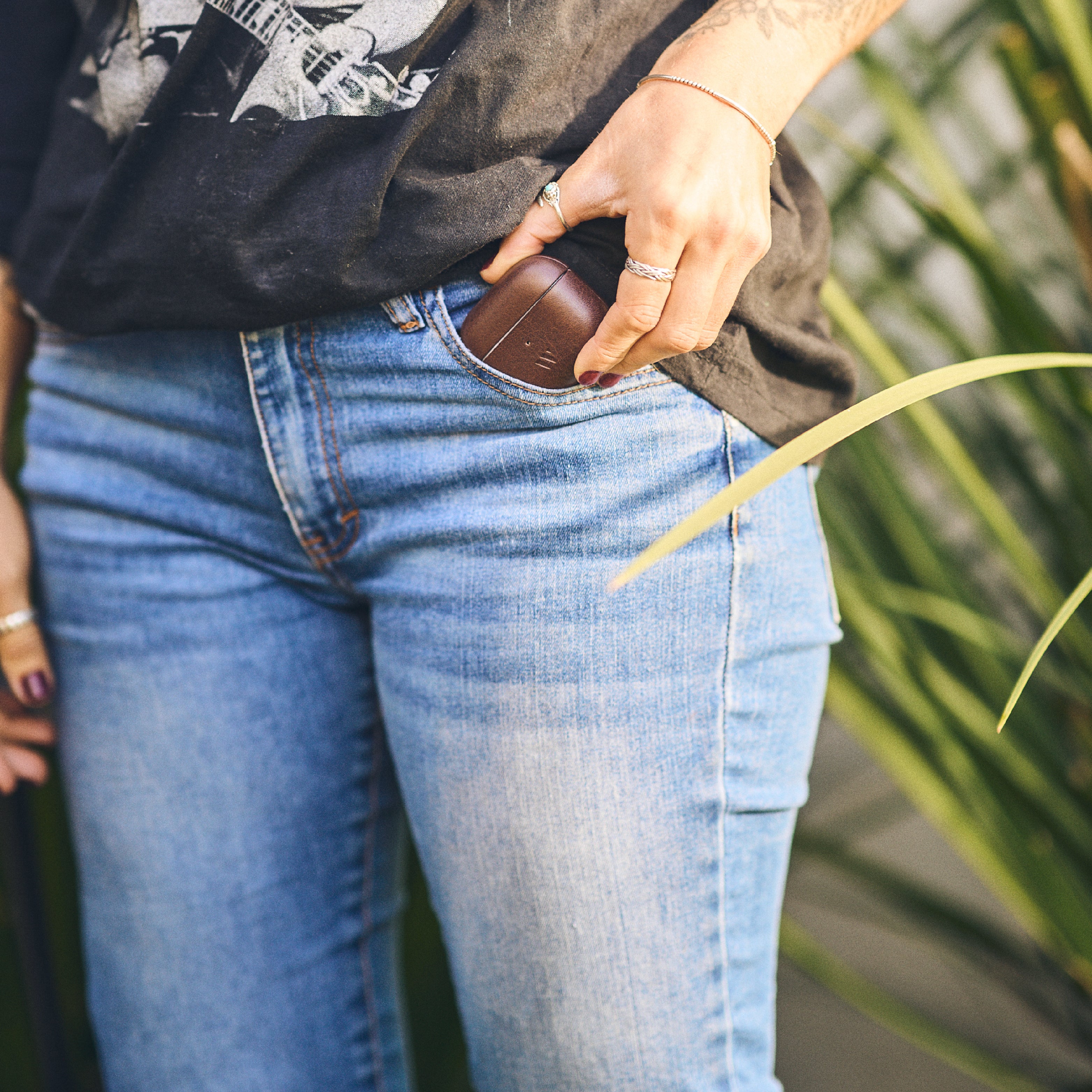 Walden® Genuine Leather AirPods Case · Moca #color_moca