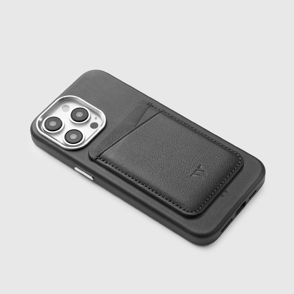 Walden® Genuine Leather iPhone Case + MagSafe Wallet · Bosco