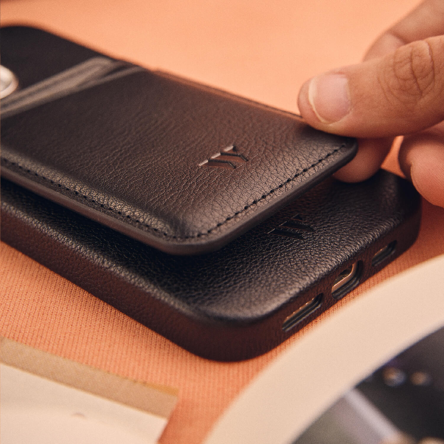 Walden® Genuine Leather MagSafe Wallet · Bosco #color_bosco