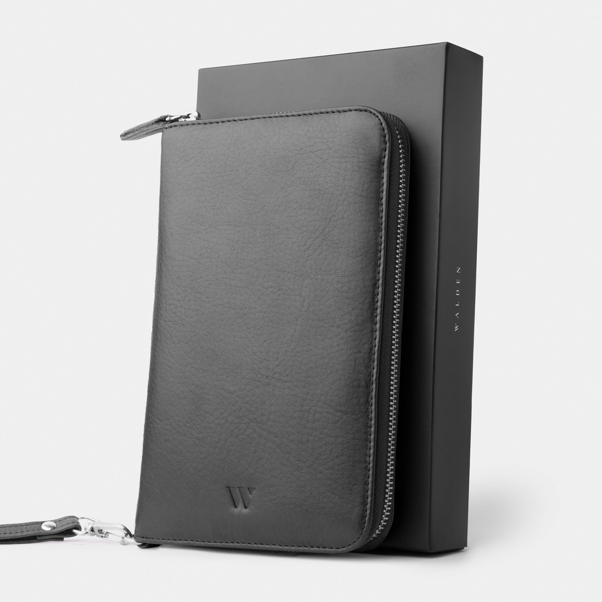 Walden® Genuine Leather Traveller Wallet · Bosco #color_bosco