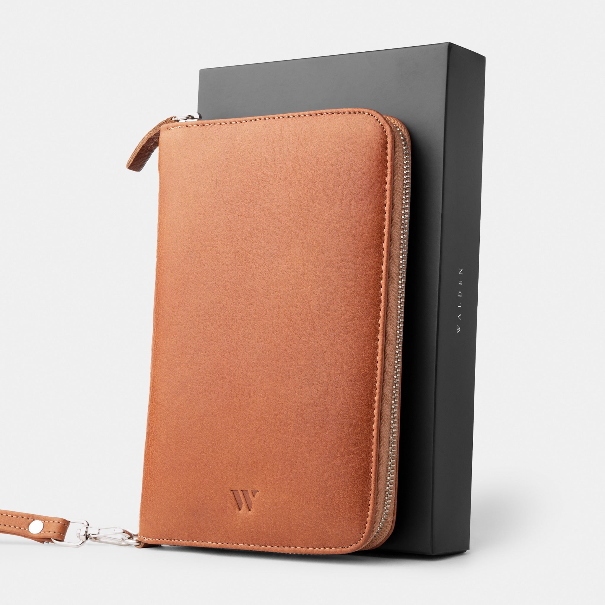 Walden® Genuine Leather Traveller Wallet · Terra #color_terra