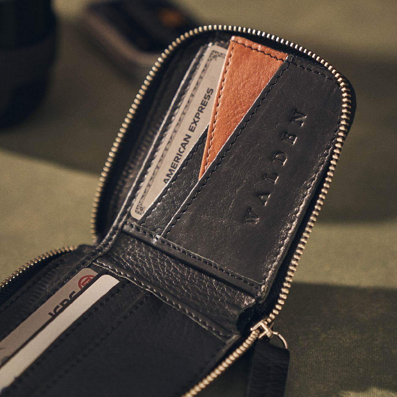 Walden® Genuine Leather Pocket Wallet · Bosco #color_bosco