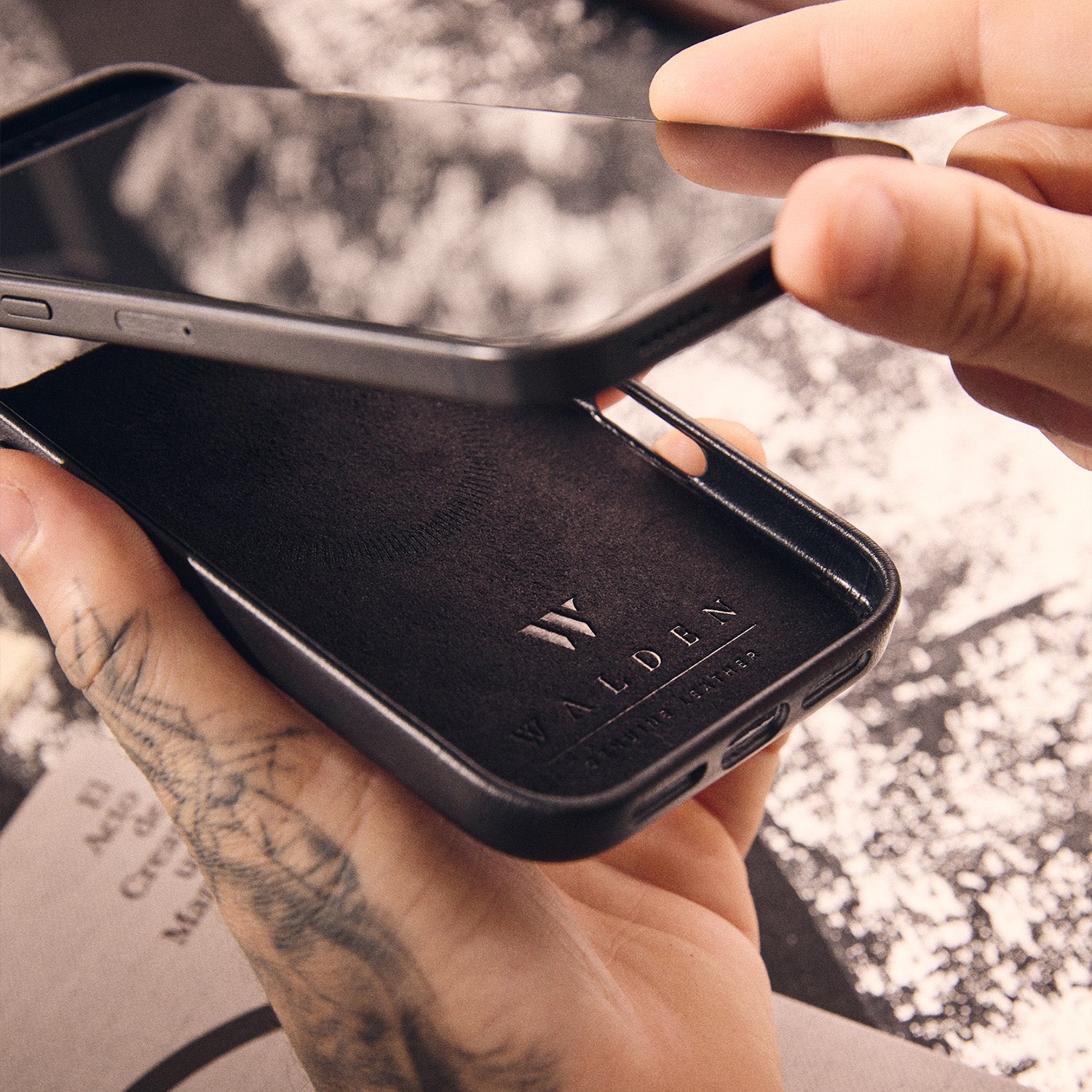 Walden® Genuine Leather iPhone Case · Bosco #color_bosco black