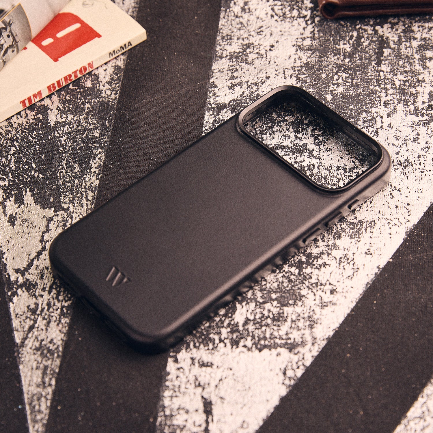 Walden® Genuine Leather iPhone Case · Bosco #color_bosco black