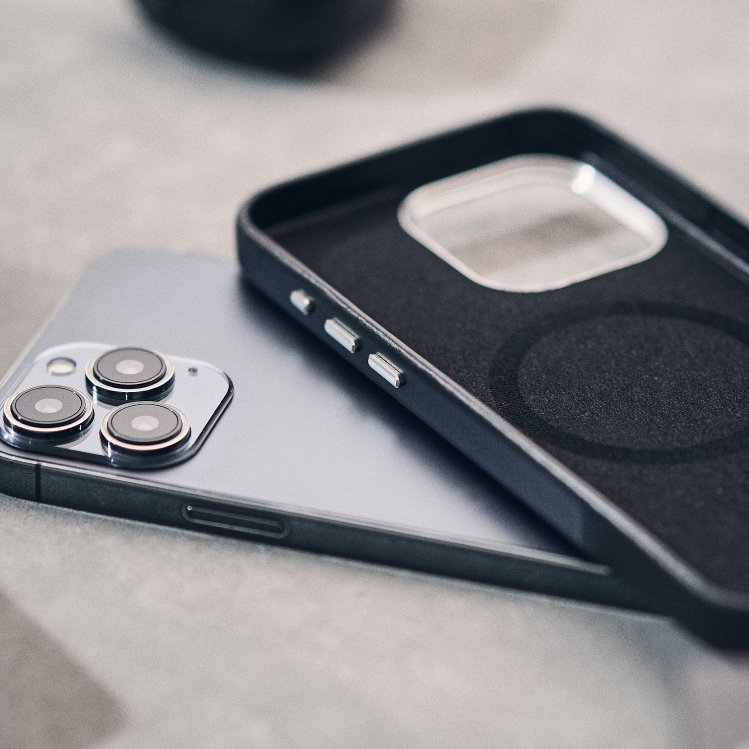 Walden® Genuine Leather iPhone Case · Bosco #color_bosco (silver)