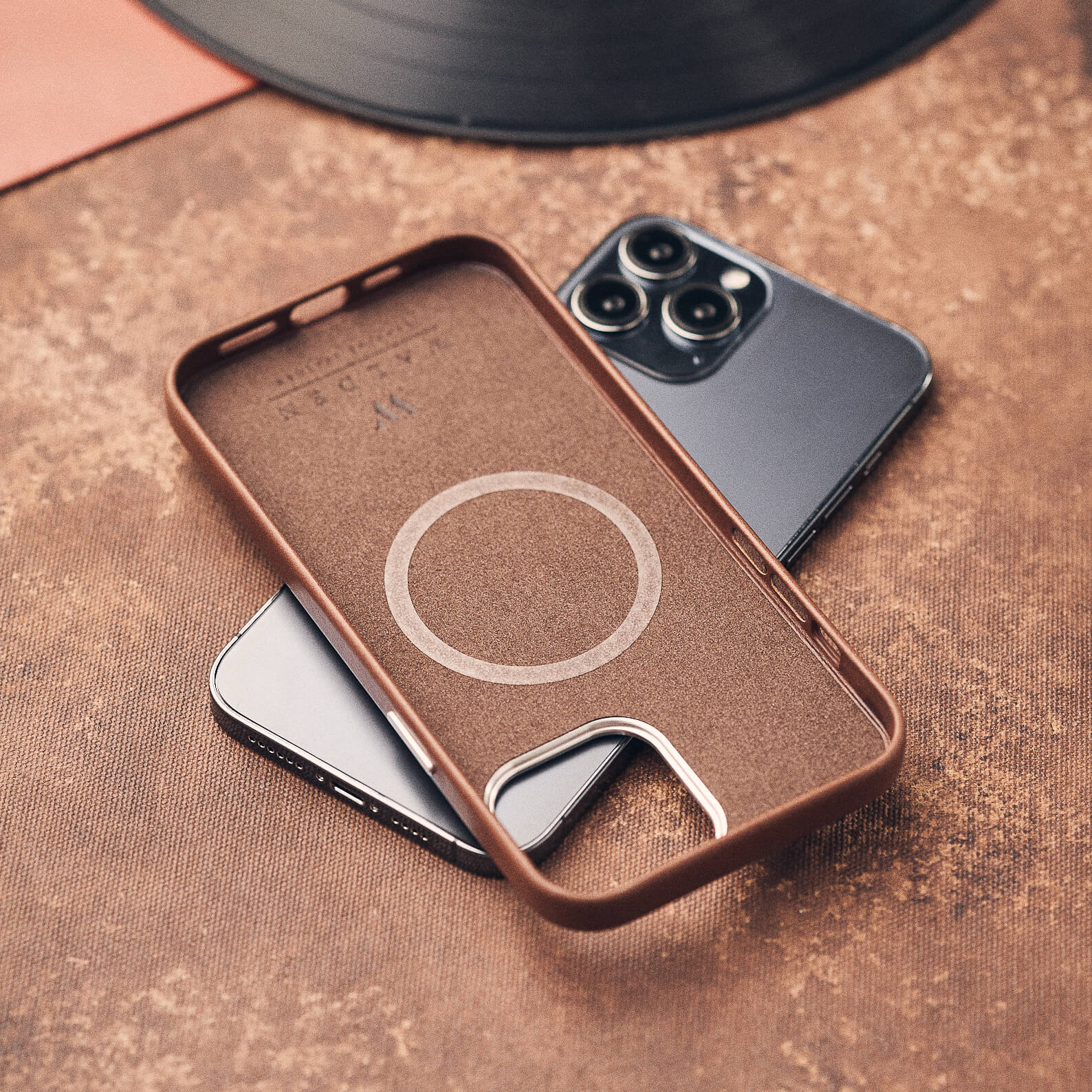 Walden® Genuine Leather iPhone Case · Moca #color_moca