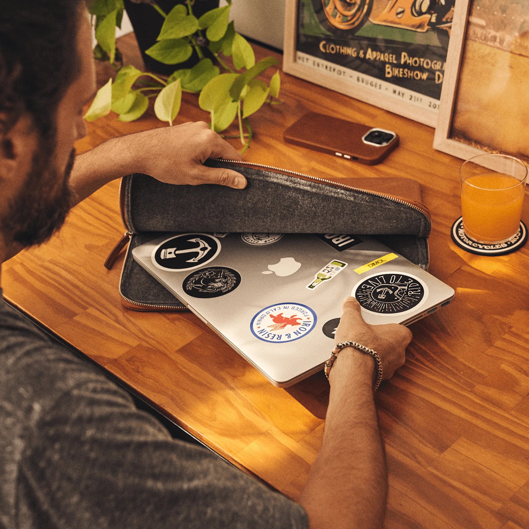 Walden® Genuine Leather Apple Macbook Sleeve · Terra #color_terra