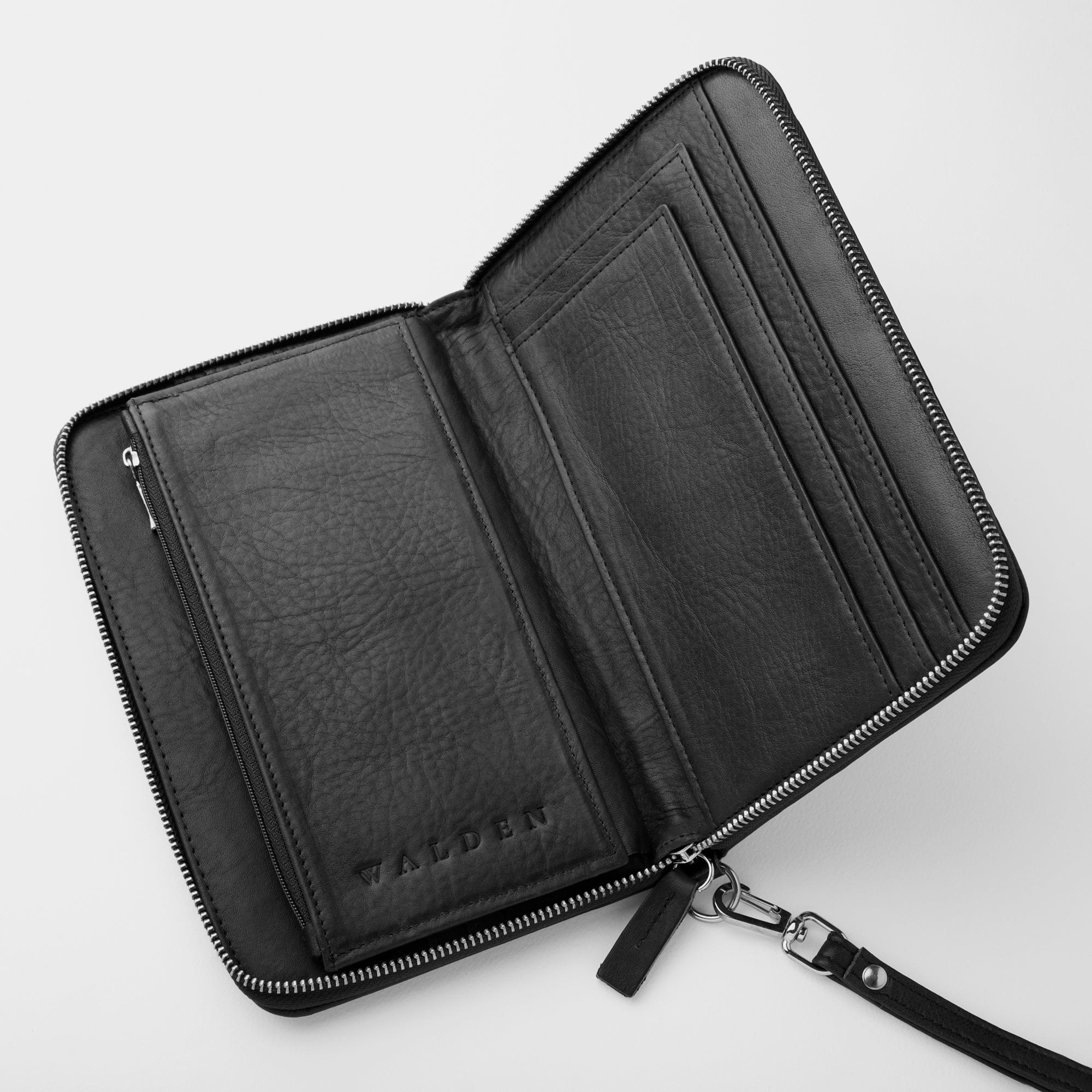 Walden® Genuine Leather Traveller Wallet · Bosco #color_bosco