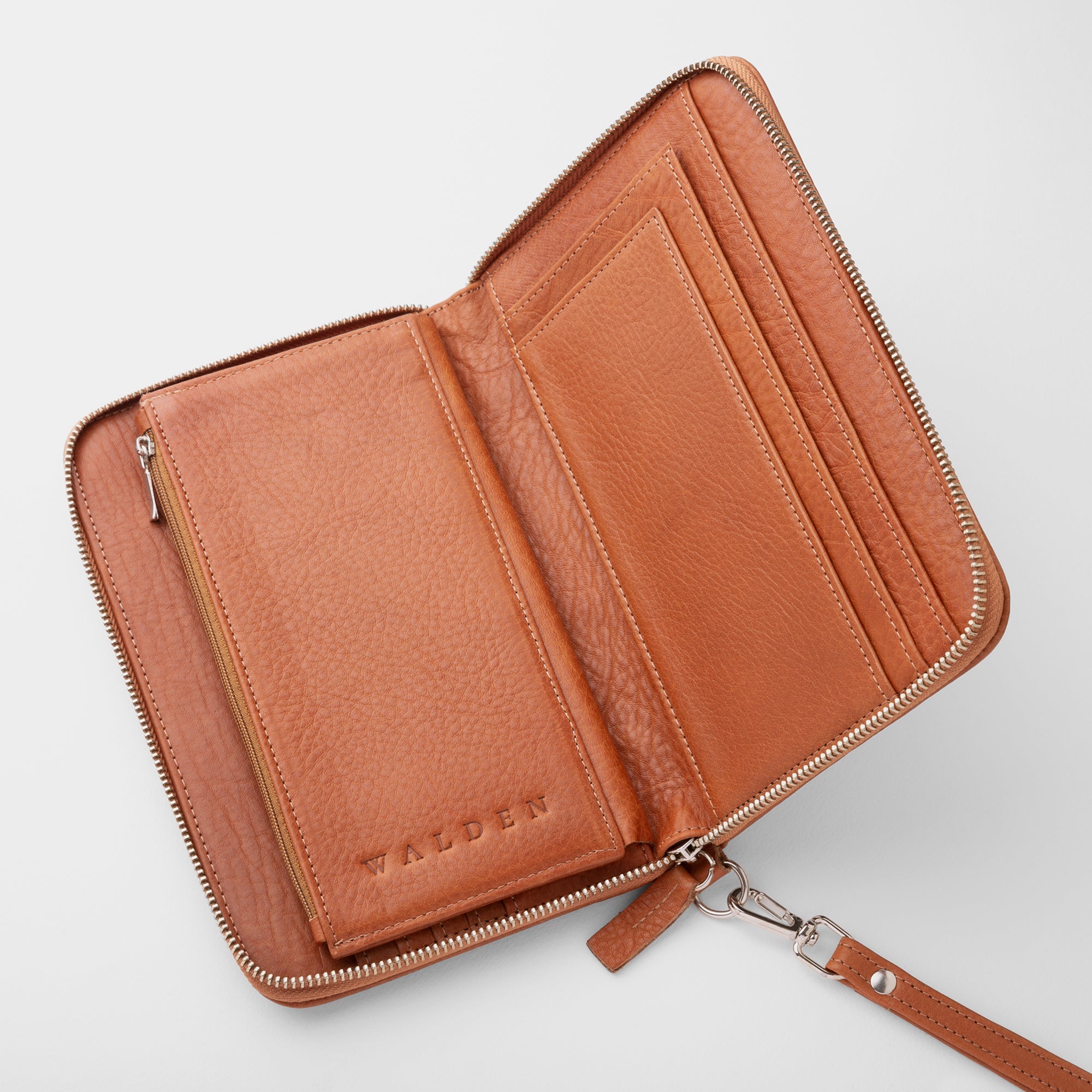 Walden® Genuine Leather Traveller Wallet · Terra #color_terra