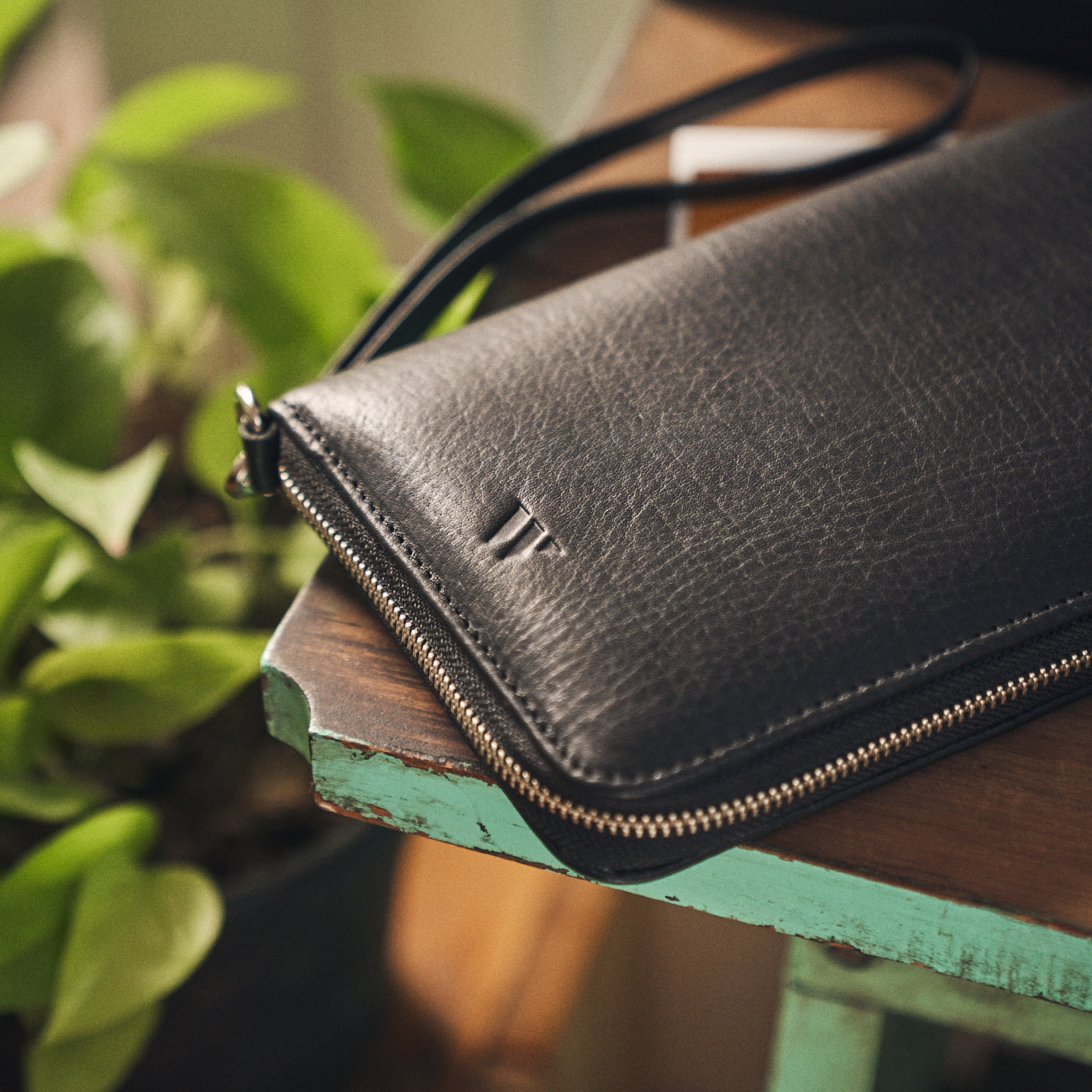 Walden® Genuine Leather Traveller Wallet · Bosco #color_bosco