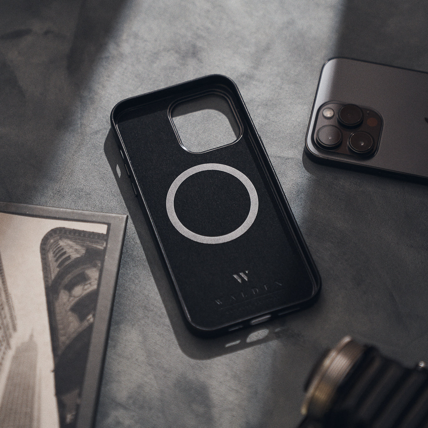 Walden® Genuine Leather iPhone Case · Bosco #color_bosco black
