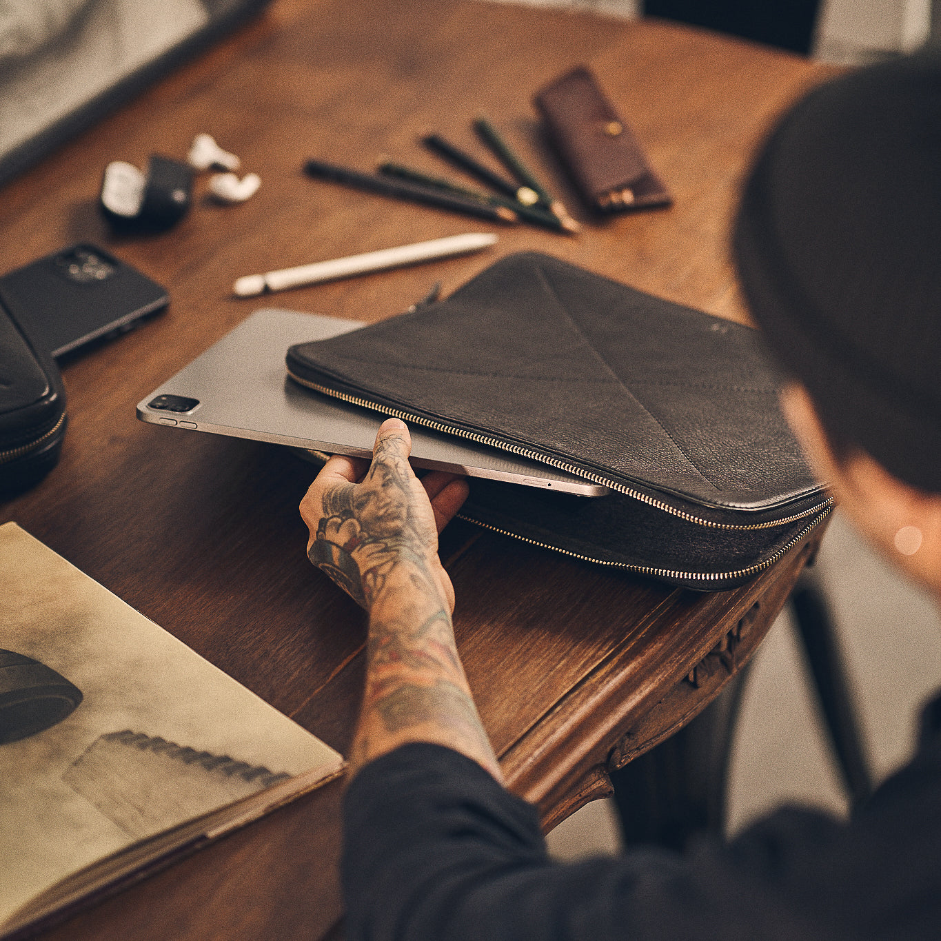 Walden® Vegetable-Tanned Genuine Leather iPad Case · Bosco #color_bosco