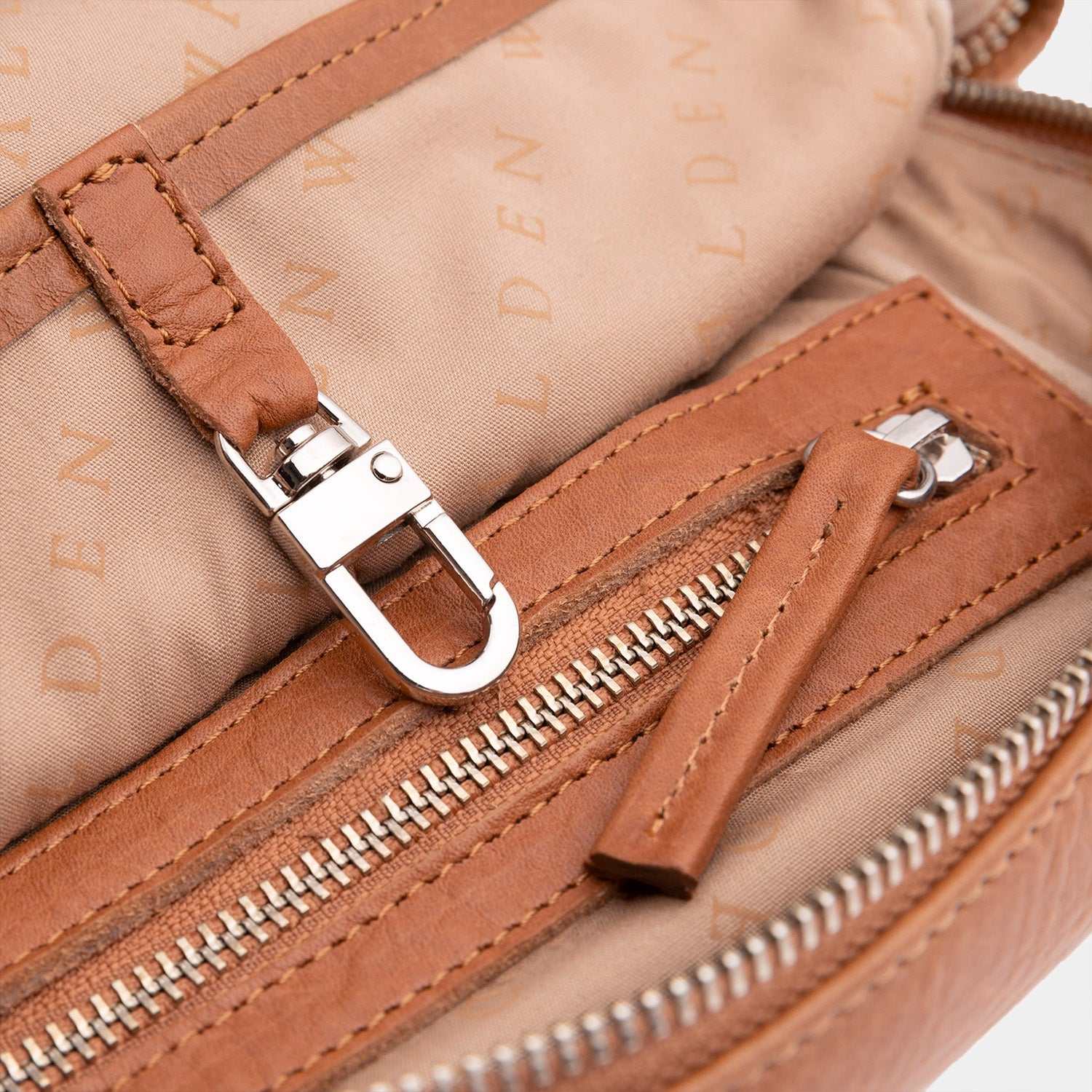 Walden® Genuine Leather Necesser · Terra #color_terra