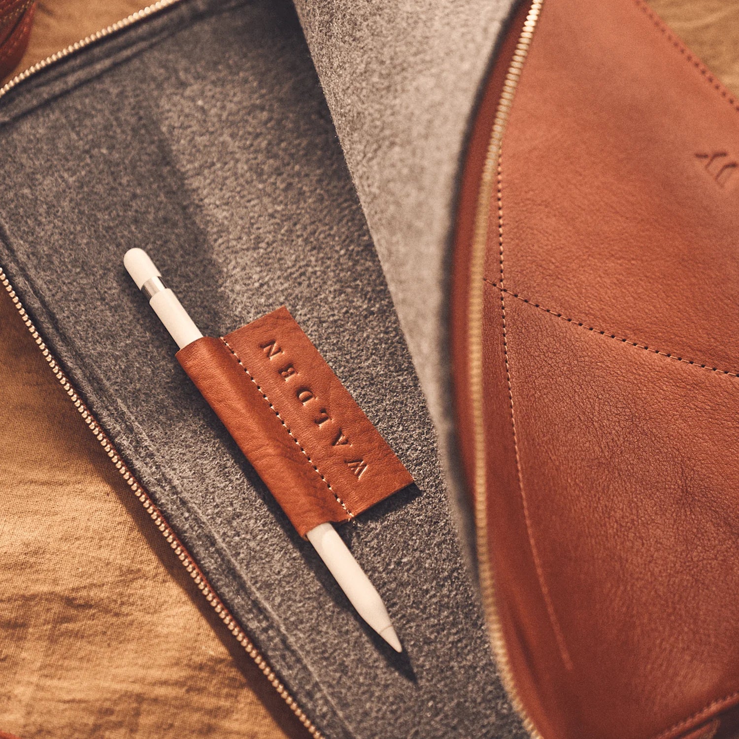 Walden® Vegetable-Tanned Genuine Leather iPad Case · Terra #color_terra
