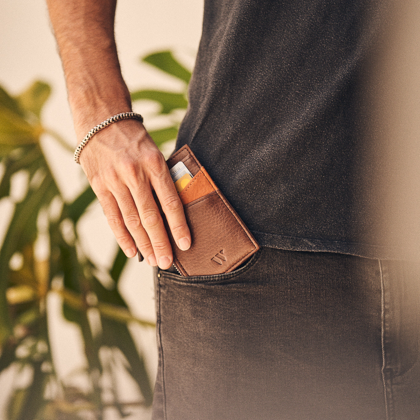 Walden® Genuine Leather Zipper Card Holder · Moca #color_moca