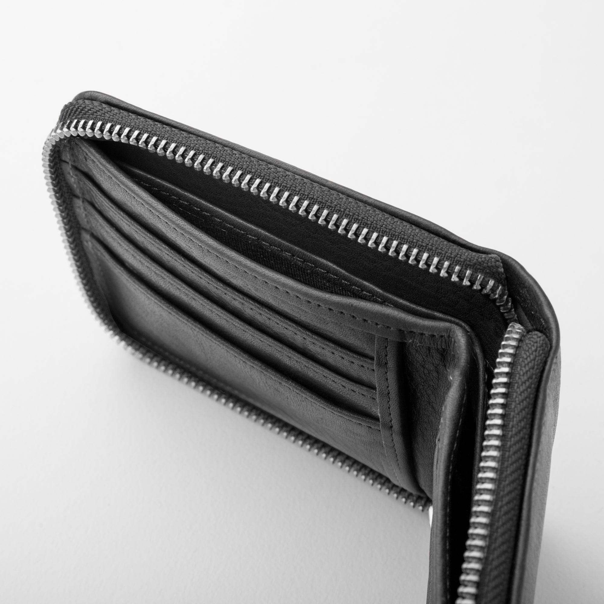 Walden® Genuine Leather Pocket Wallet · Bosco #color_bosco