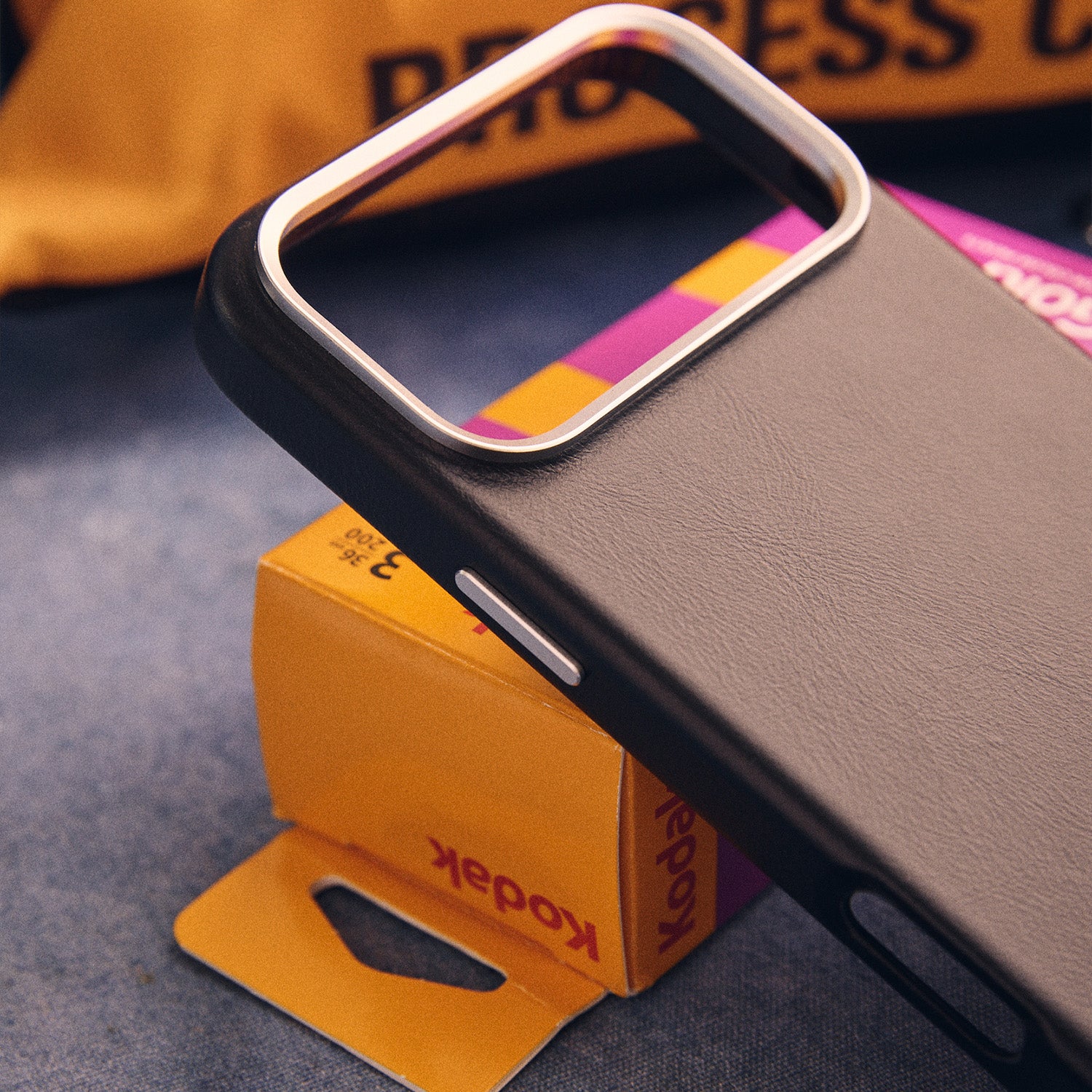 Walden® Genuine Leather iPhone Case · Bosco #color_bosco (silver)