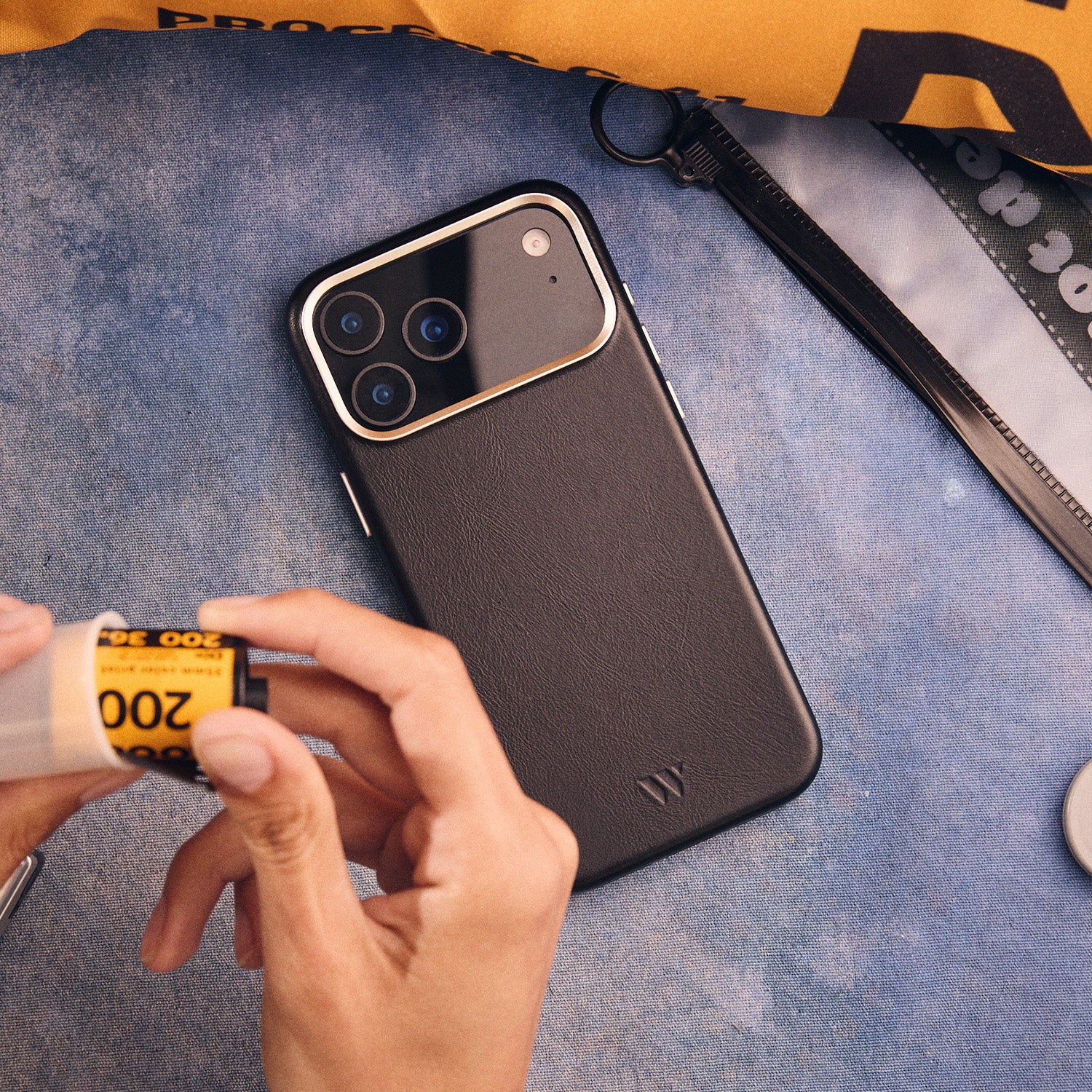 Walden® Genuine Leather iPhone Case · Bosco #color_bosco (silver)