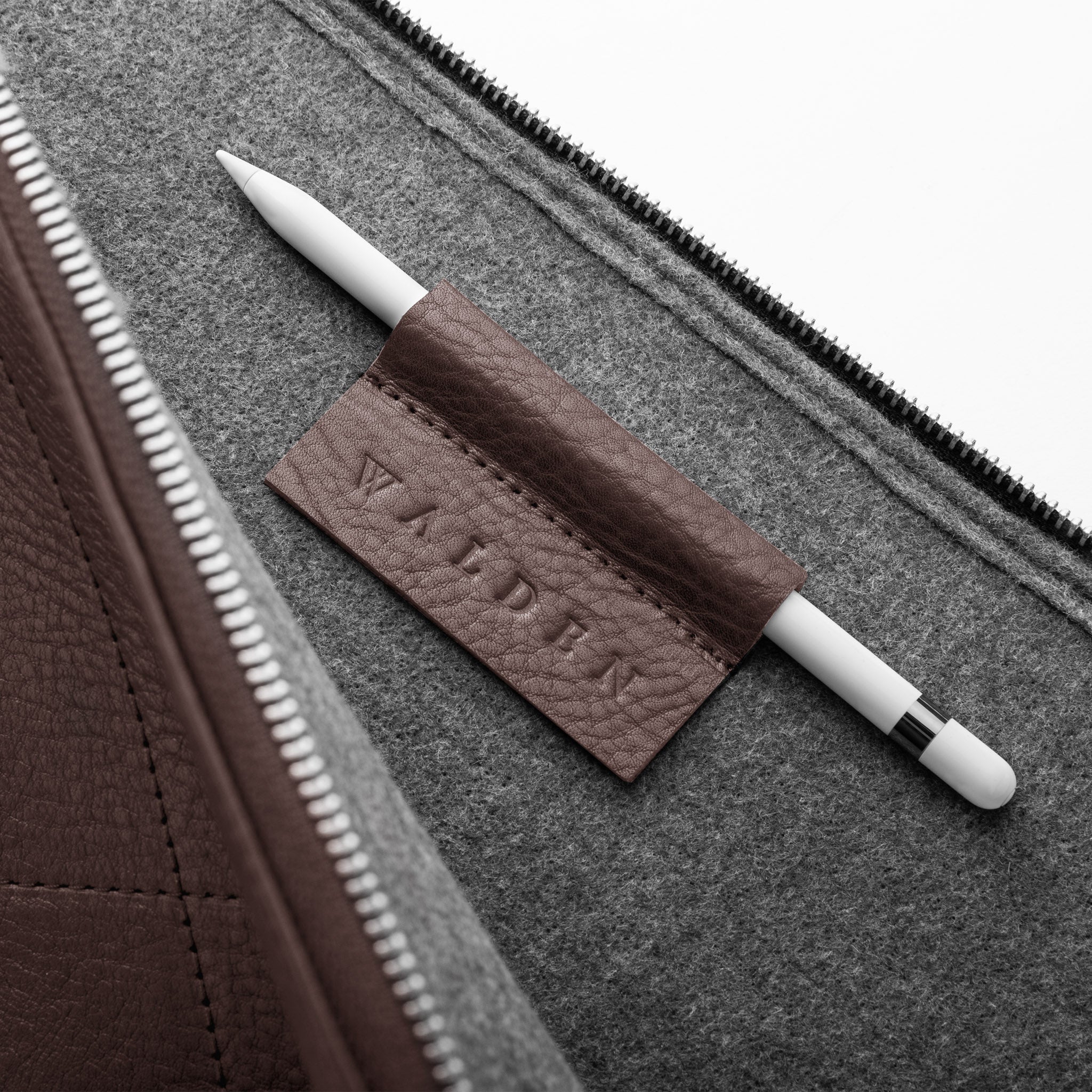 Walden® Vegetable-Tanned Genuine Leather iPad Case · Moca #color_moca