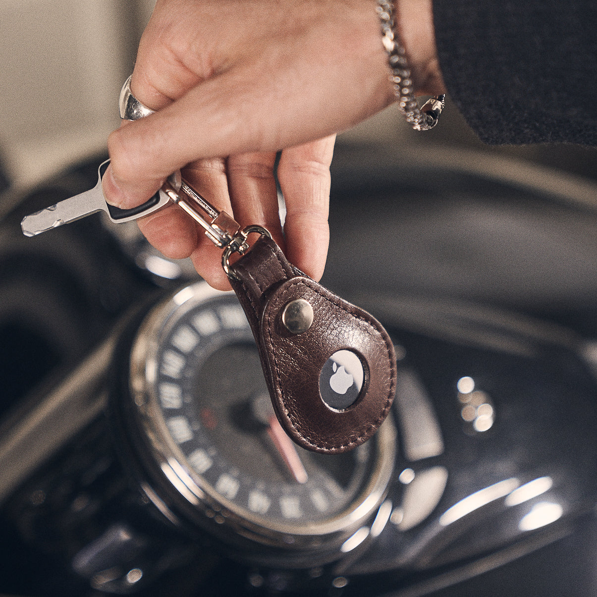 Walden® Genuine Leather Keychain · Moca #color_moca