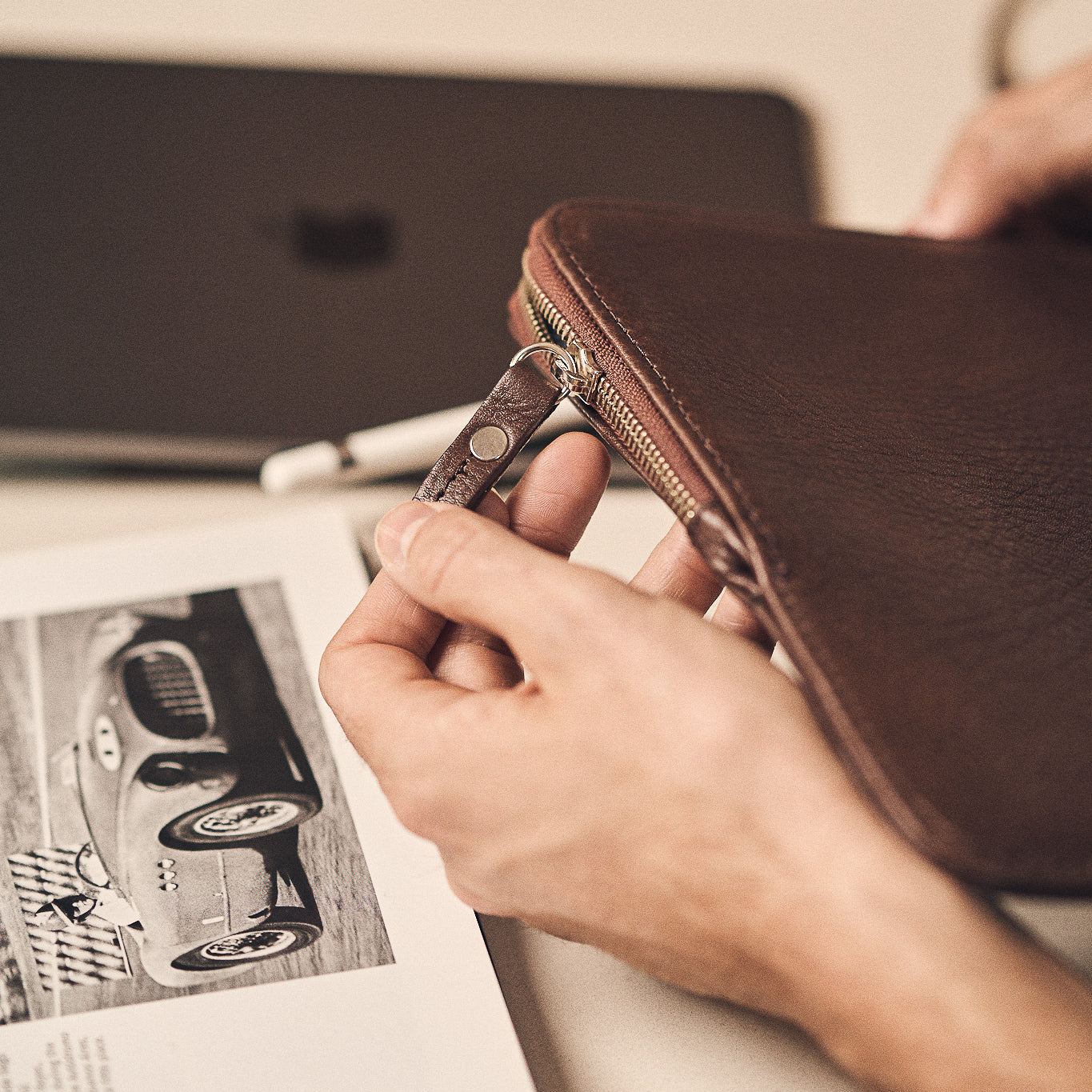 Walden® Vegetable-Tanned Genuine Leather iPad Case · Moca #color_moca